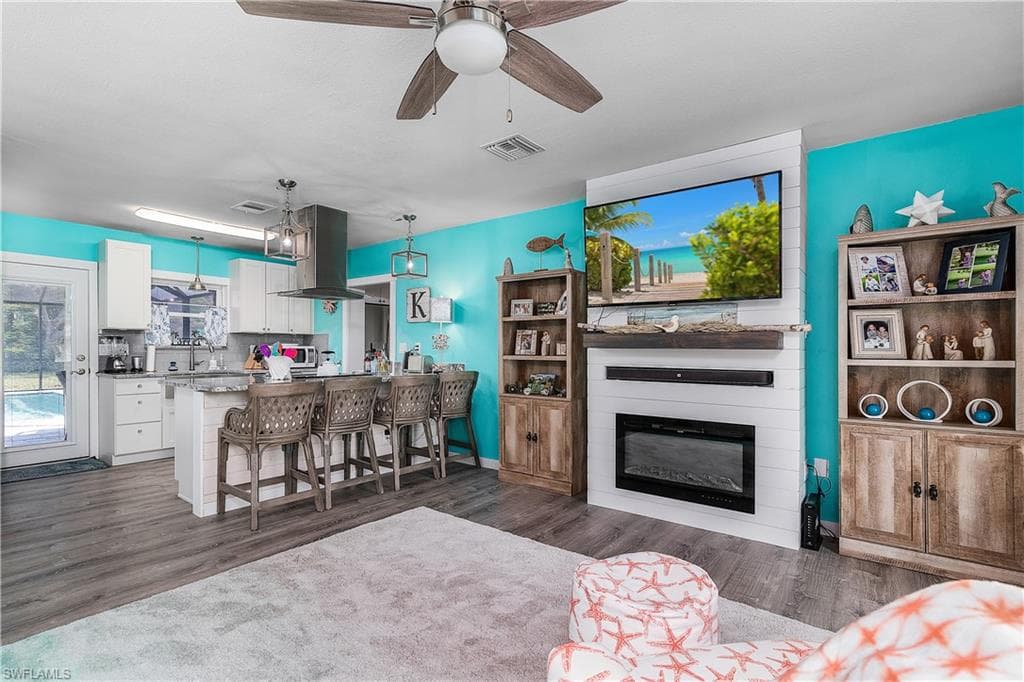 3772 Tropical Point DR ST. JAMES CITY, FL 33956