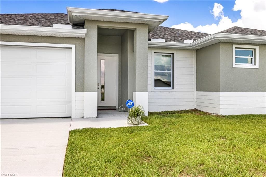 1046 Solar CT LABELLE, FL 33935