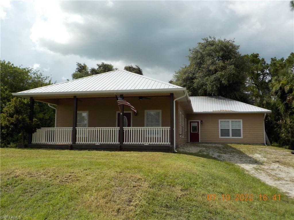 8020 Sherwood CIR LABELLE, FL 33935