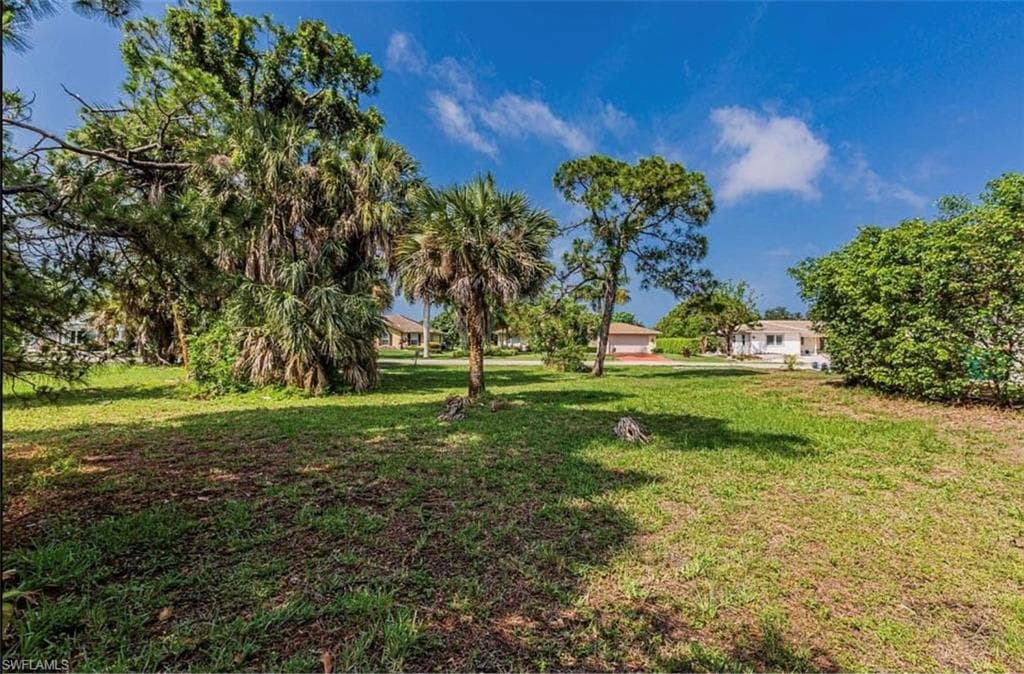 561 Nassau RD MARCO ISLAND, FL 34145
