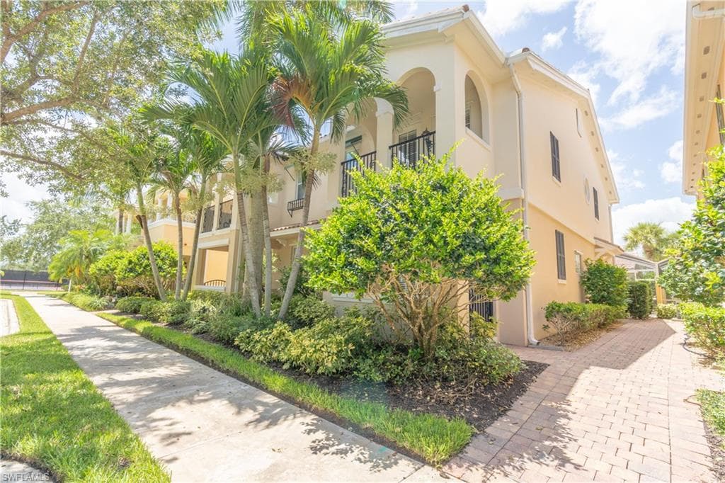 8032 Josefa WAY NAPLES, FL 34114