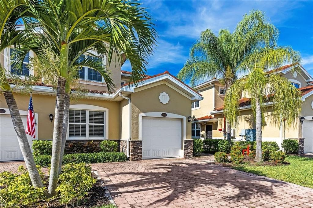 8511 Oakshade CIR 202 FORT MYERS, FL 33919