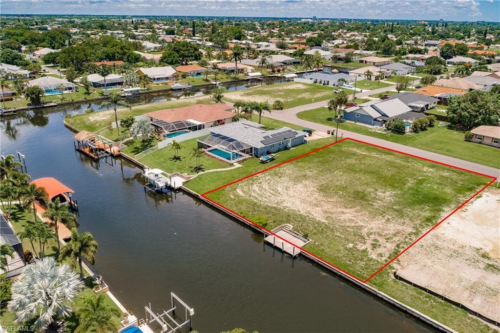 1015 SE 15th ST CAPE CORAL, FL 33990