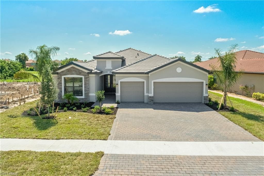 1396 Birdie DR NAPLES, FL 34120