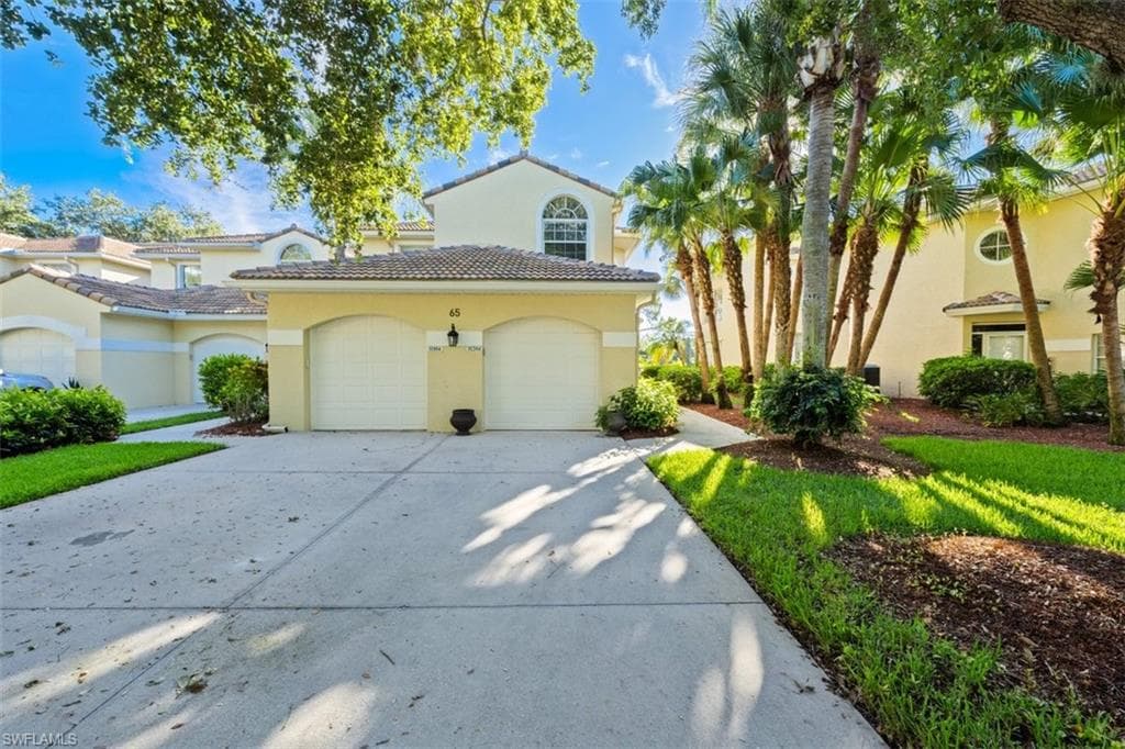 65 Silver Oaks CIR 204 NAPLES, FL 34119