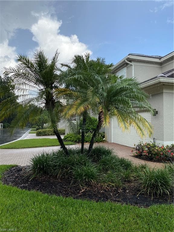 3035 Lancaster DR 3-4 NAPLES, FL 34105