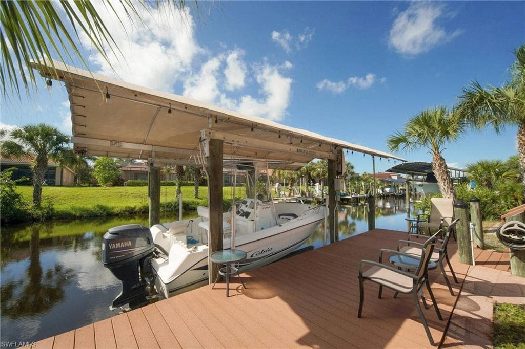 9226 Palm Island CIR NORTH FORT MYERS, FL 33903