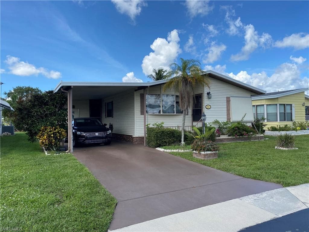 94 Pacific WAY 94 NAPLES, FL 34104