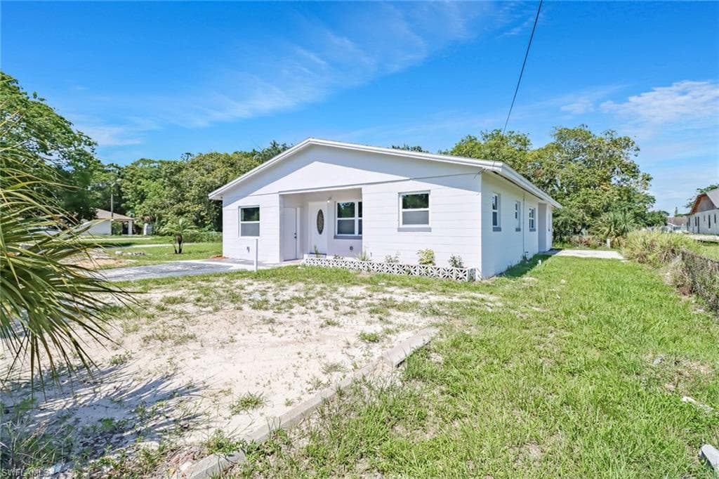 2217 Cranford AVE FORT MYERS, FL 33916
