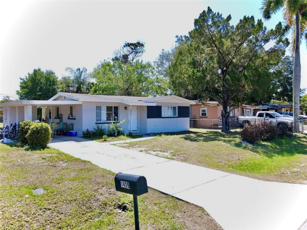 1439 Bert DR FORT MYERS, FL 33916