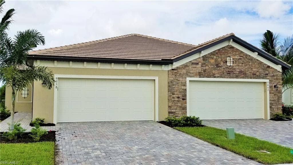 9186 Woodhurst DR NAPLES, FL 34120