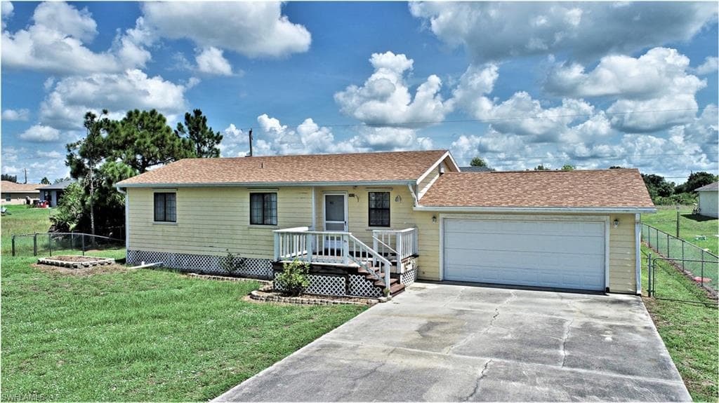 3822 20th ST W LEHIGH ACRES, FL 33971