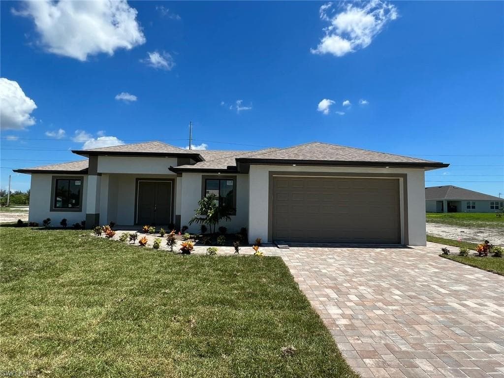 902 NW 8th TER CAPE CORAL, FL 33993