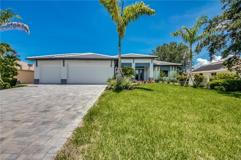 5216 SW 27th PL CAPE CORAL, FL 33914