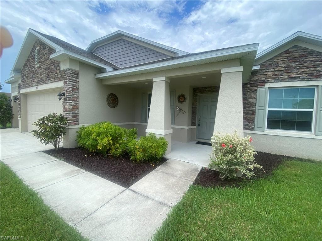 1733 SW 38th LN CAPE CORAL, FL 33914