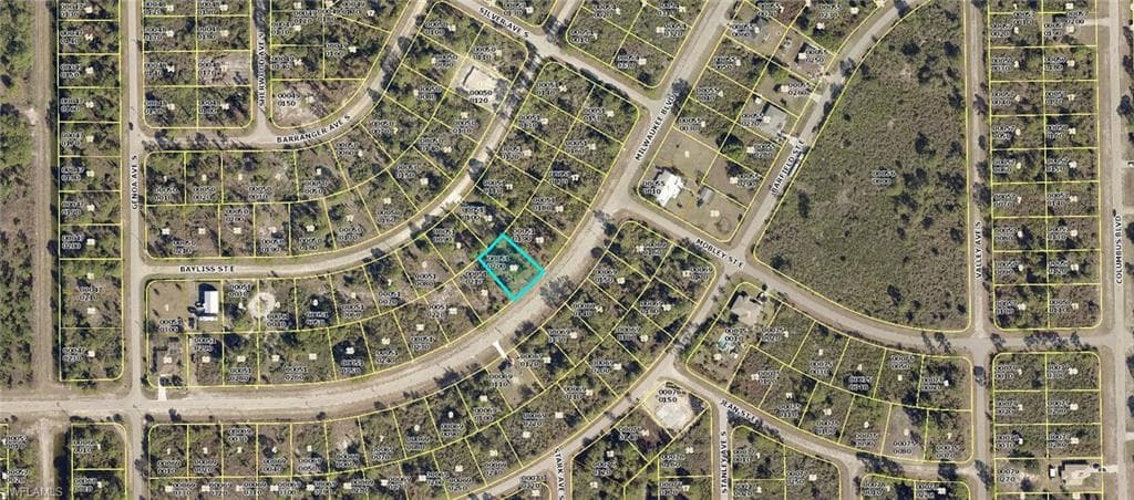 1127 Milwaukee BLVD LEHIGH ACRES, FL 33974