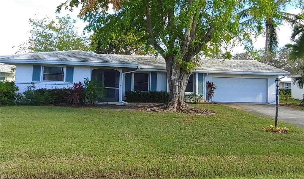 32 Hawaii BLVD 32 NAPLES, FL 34112