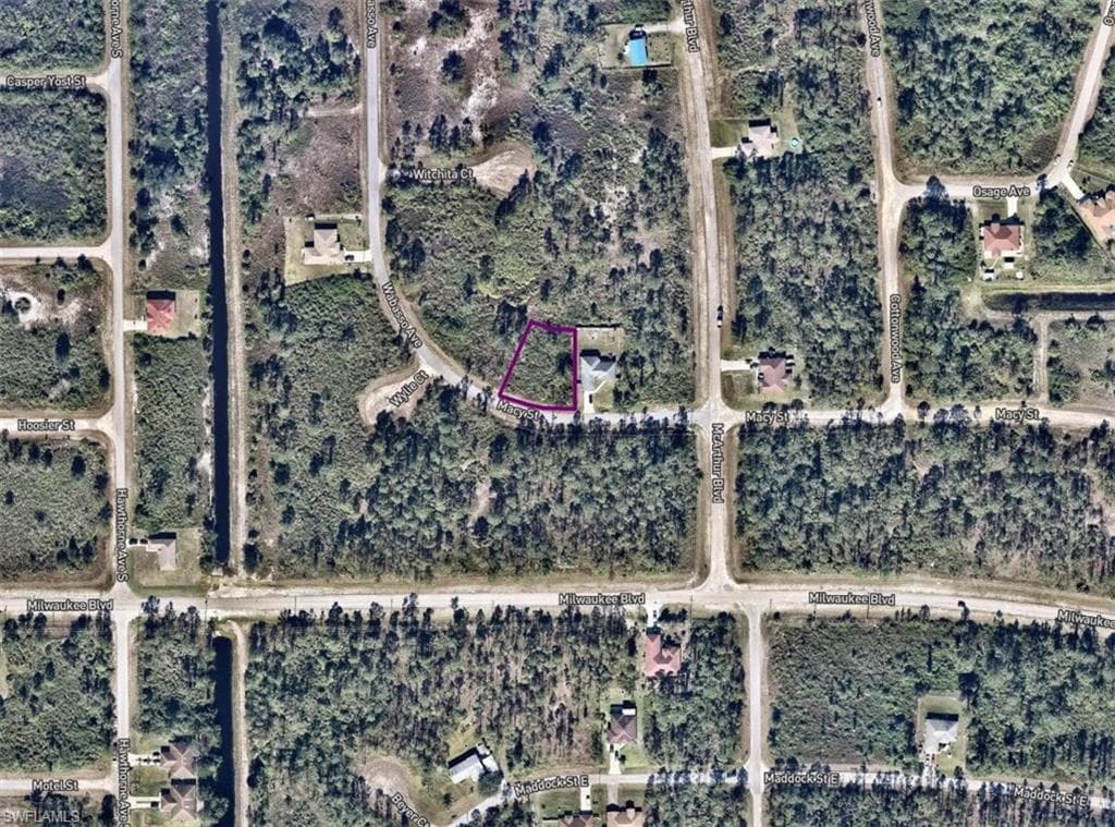 905 Macy ST E LEHIGH ACRES, FL 33974