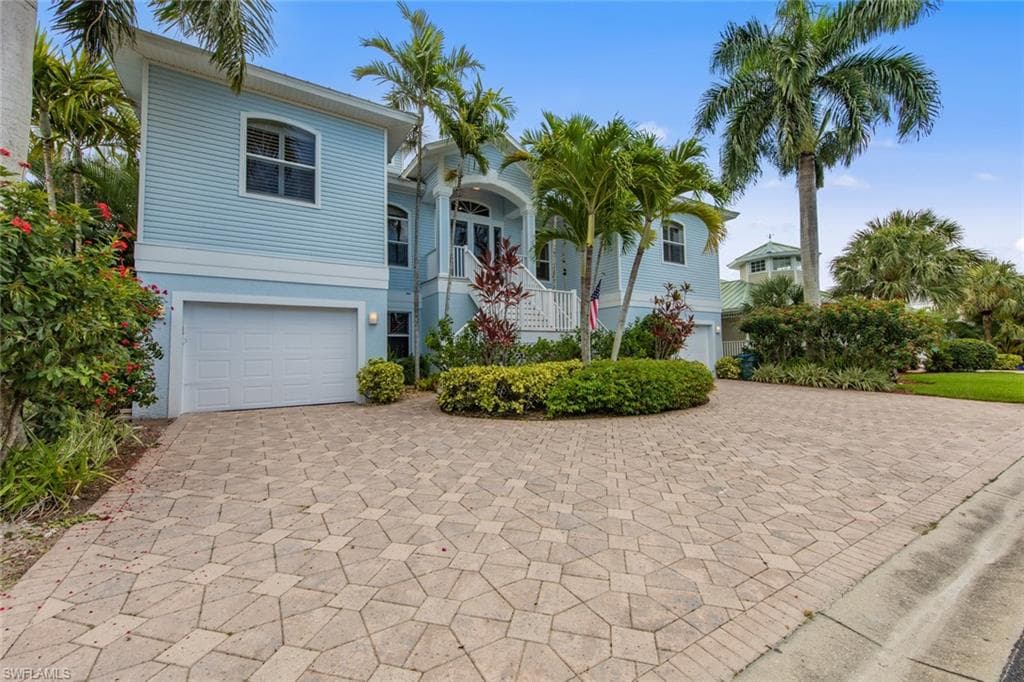 27081 Flamingo DR BONITA SPRINGS, FL 34135