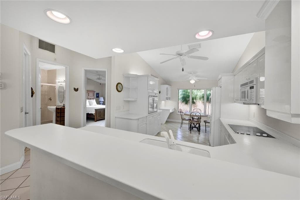 2385 Hidden Lake DR 4508 NAPLES, FL 34112