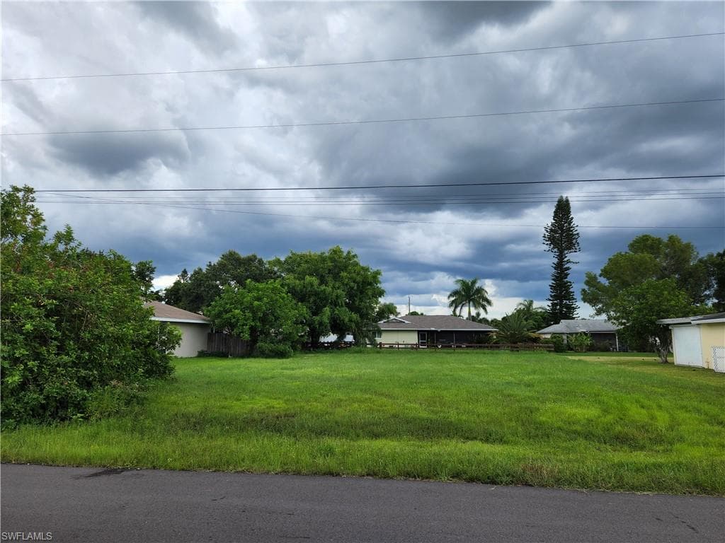 1125 SE 18th TER CAPE CORAL, FL 33990
