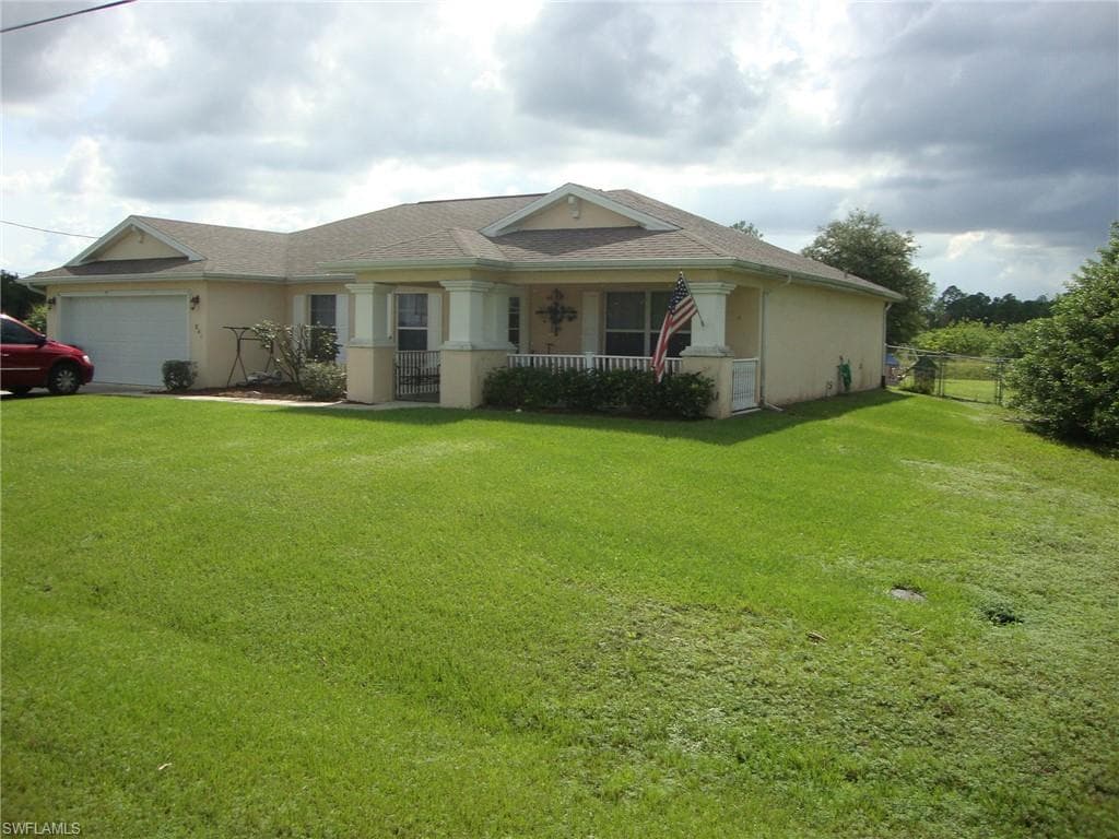 844 Neuse AVE FORT MYERS, FL 33913
