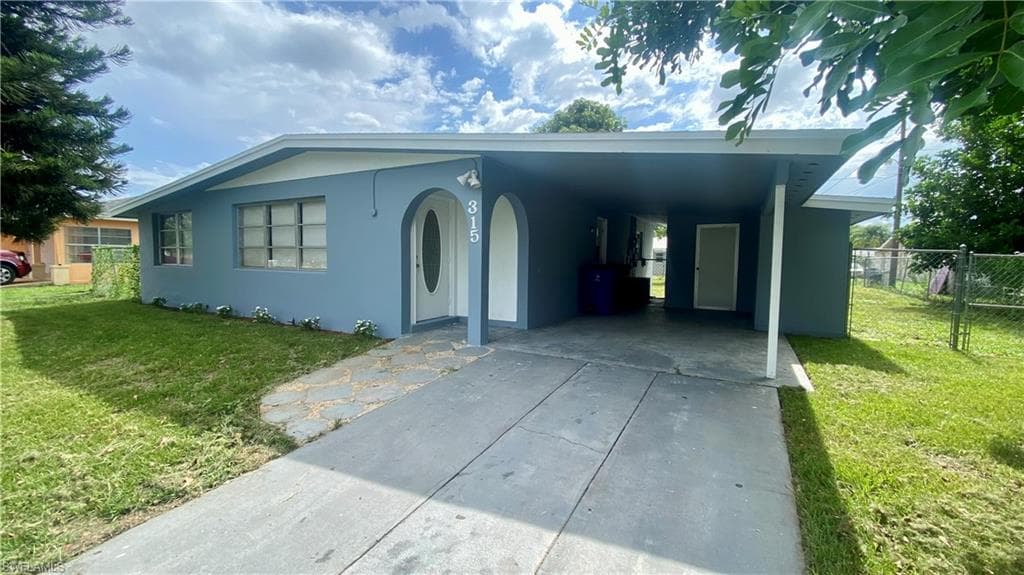 315 Canyon DR N LEHIGH ACRES, FL 33936