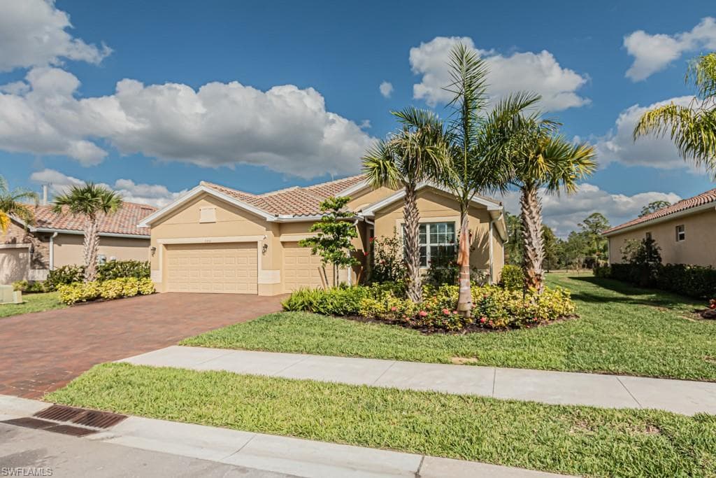 2231 Vermont LN NAPLES, FL 34120