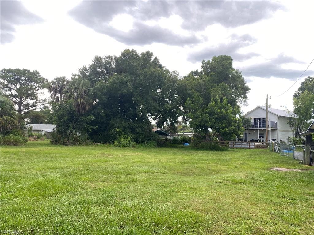 256 Hubbard AVE NORTH FORT MYERS, FL 33917