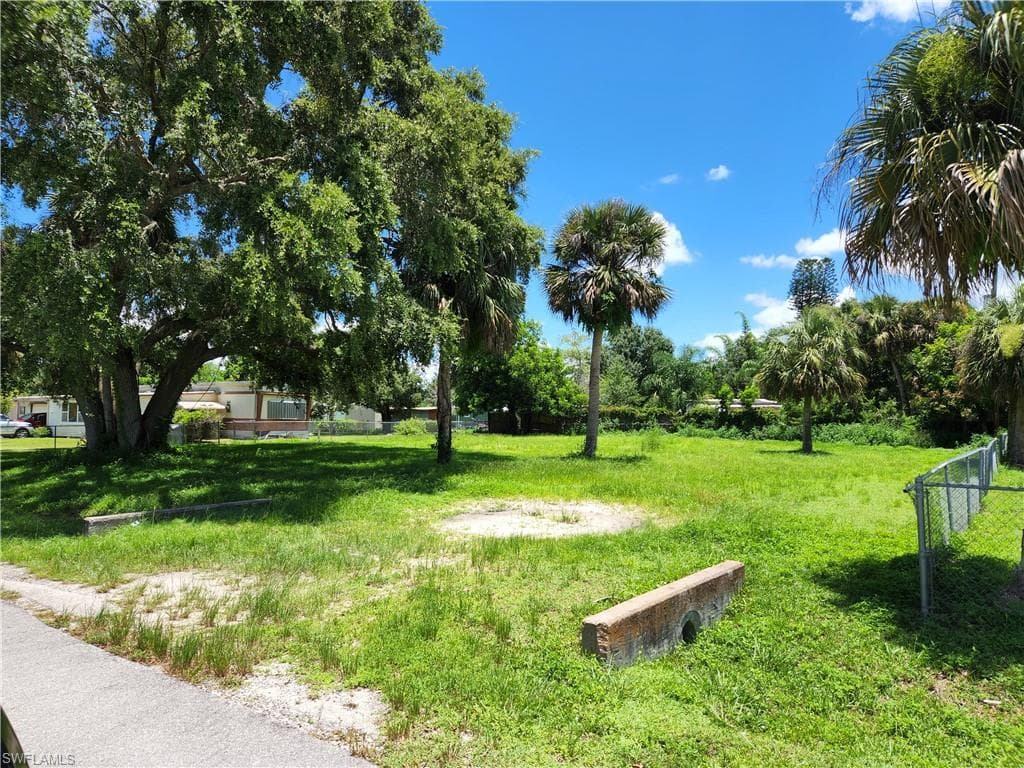 8315 Wooley DR NORTH FORT MYERS, FL 33917