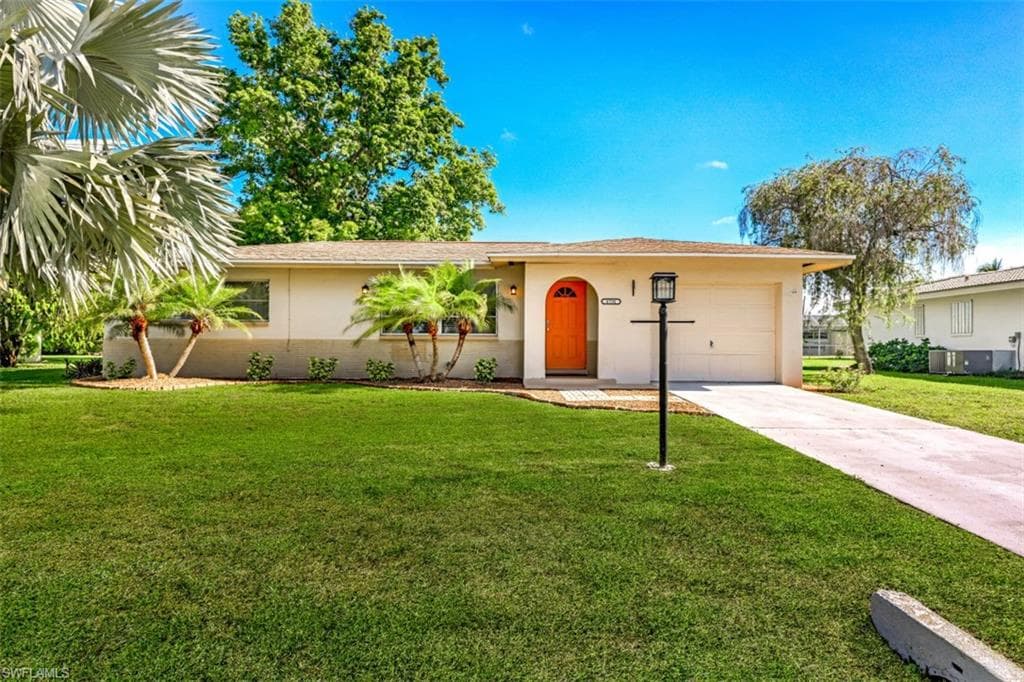 1731 Cornwallis PKY CAPE CORAL, FL 33904