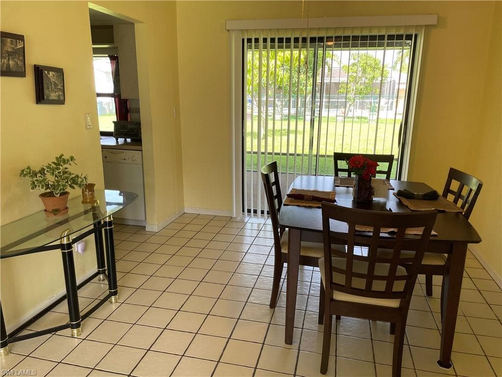 705 SE 10th PL CAPE CORAL, FL 33990