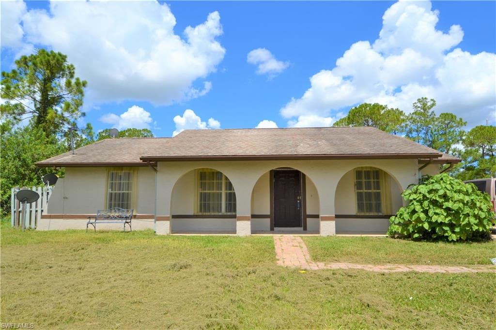54 Donald AVE S LEHIGH ACRES, FL 33976