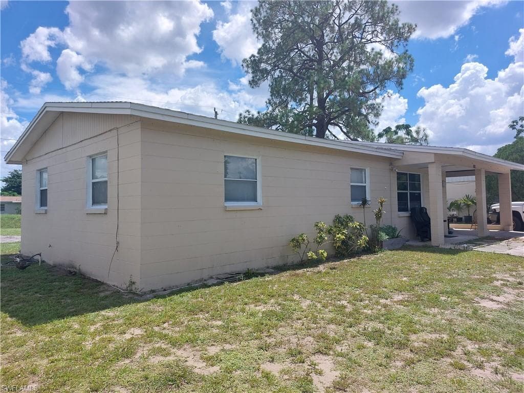 1116 Navajo AVE LEHIGH ACRES, FL 33936