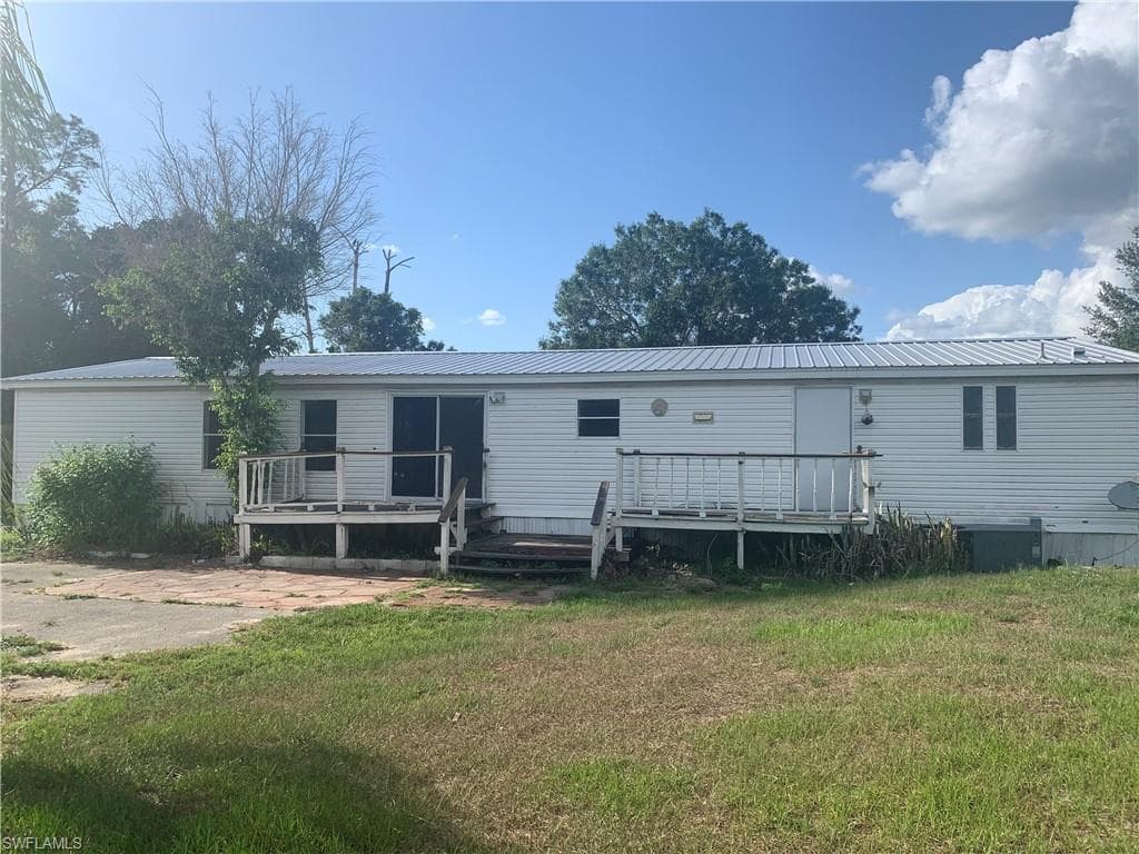 1675 Evans RD LABELLE, FL 33935