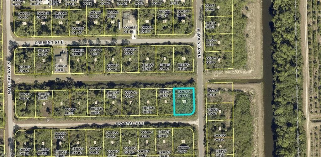1251 Crystal ST E LEHIGH ACRES, FL 33974