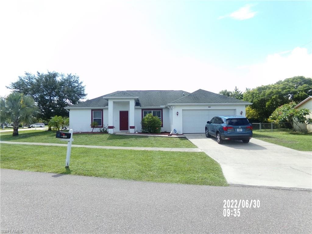 1082 Ridgeway DR NORTH FORT MYERS, FL 33903
