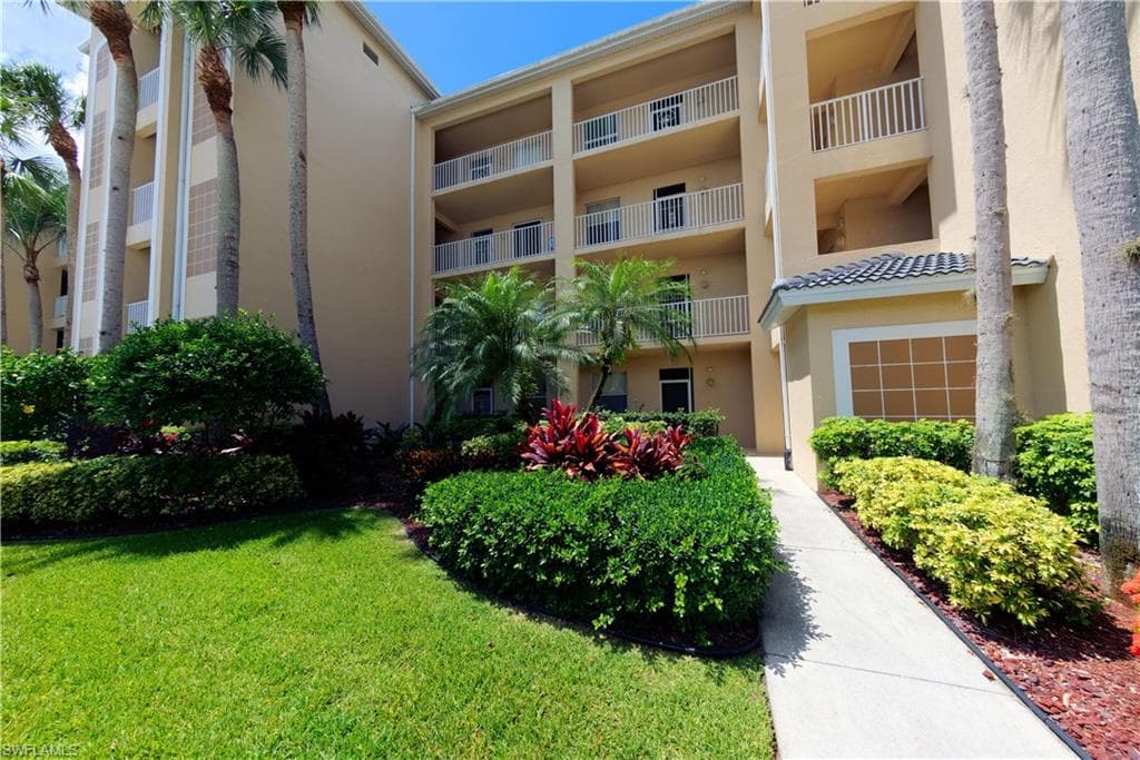 8106 Queen Palm LN 117 FORT MYERS, FL 33966