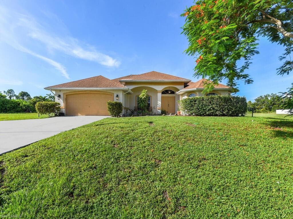 2916 Van Buren PKY CAPE CORAL, FL 33993