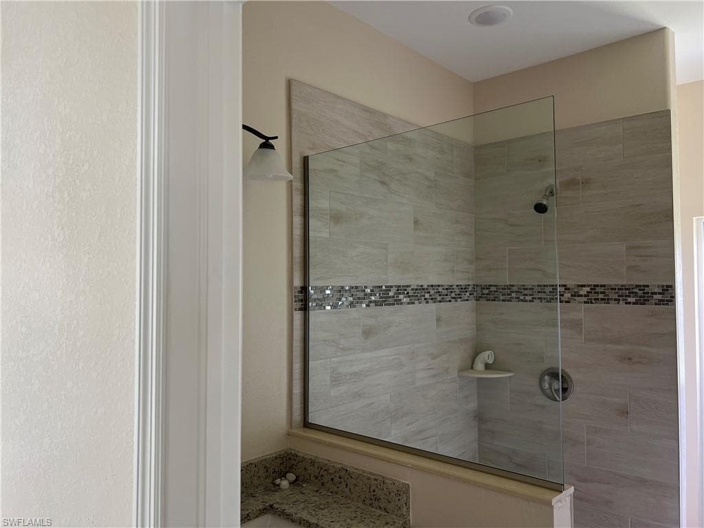 427 SW 30th AVE CAPE CORAL, FL 33991