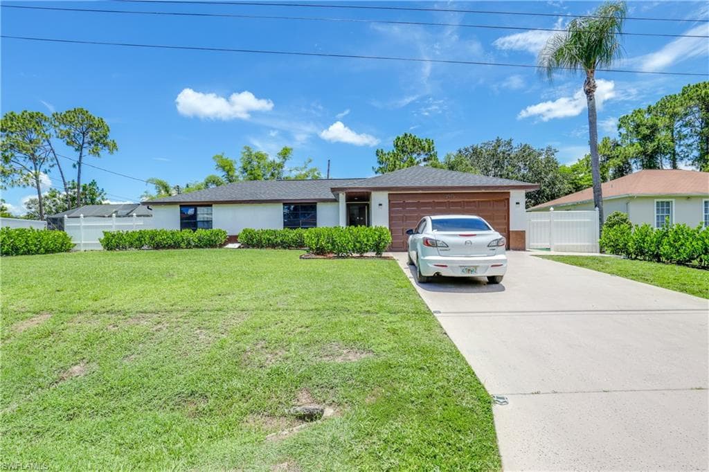 3916 3rd ST W LEHIGH ACRES, FL 33971