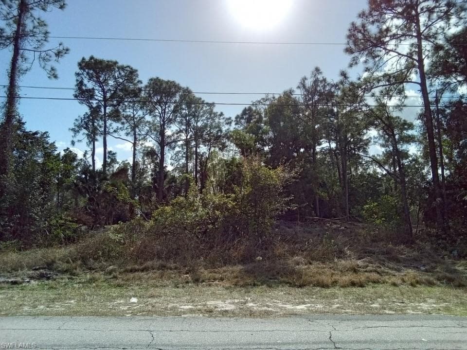 5029 28th ST SW LEHIGH ACRES, FL 33973