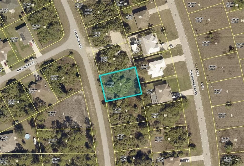 411 Palmyra AVE LEHIGH ACRES, FL 33974