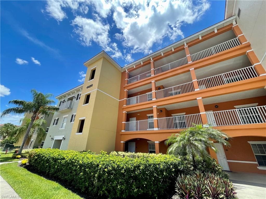 4420 Botanical Place CIR 205 NAPLES, FL 34112