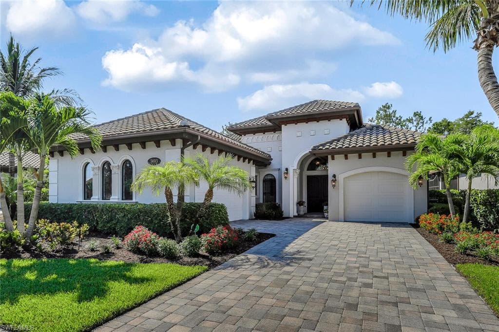 7493 Lantana CIR NAPLES, FL 34119