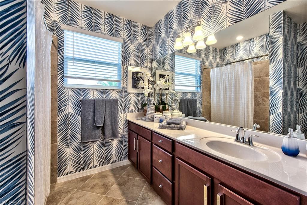 2612 Blossom WAY NAPLES, FL 34120