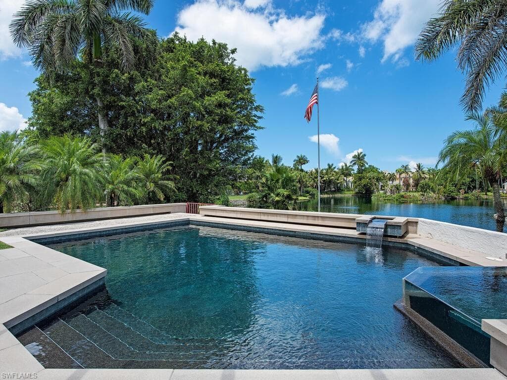 2680 Lantern LN NAPLES, FL 34102