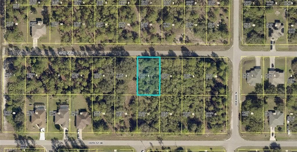 2807 39th ST W LEHIGH ACRES, FL 33971