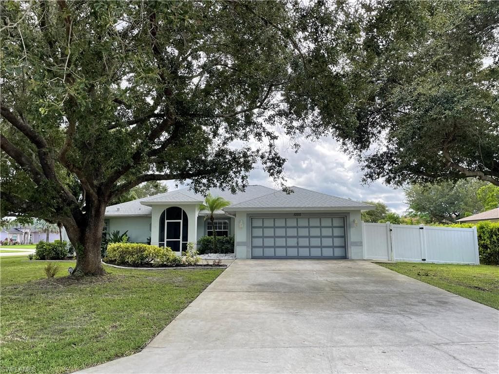 1000 Sapling DR NAPLES, FL 34120