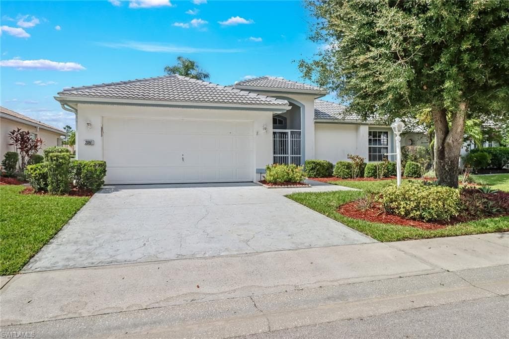 2091 Rio Nuevo DR NORTH FORT MYERS, FL 33917